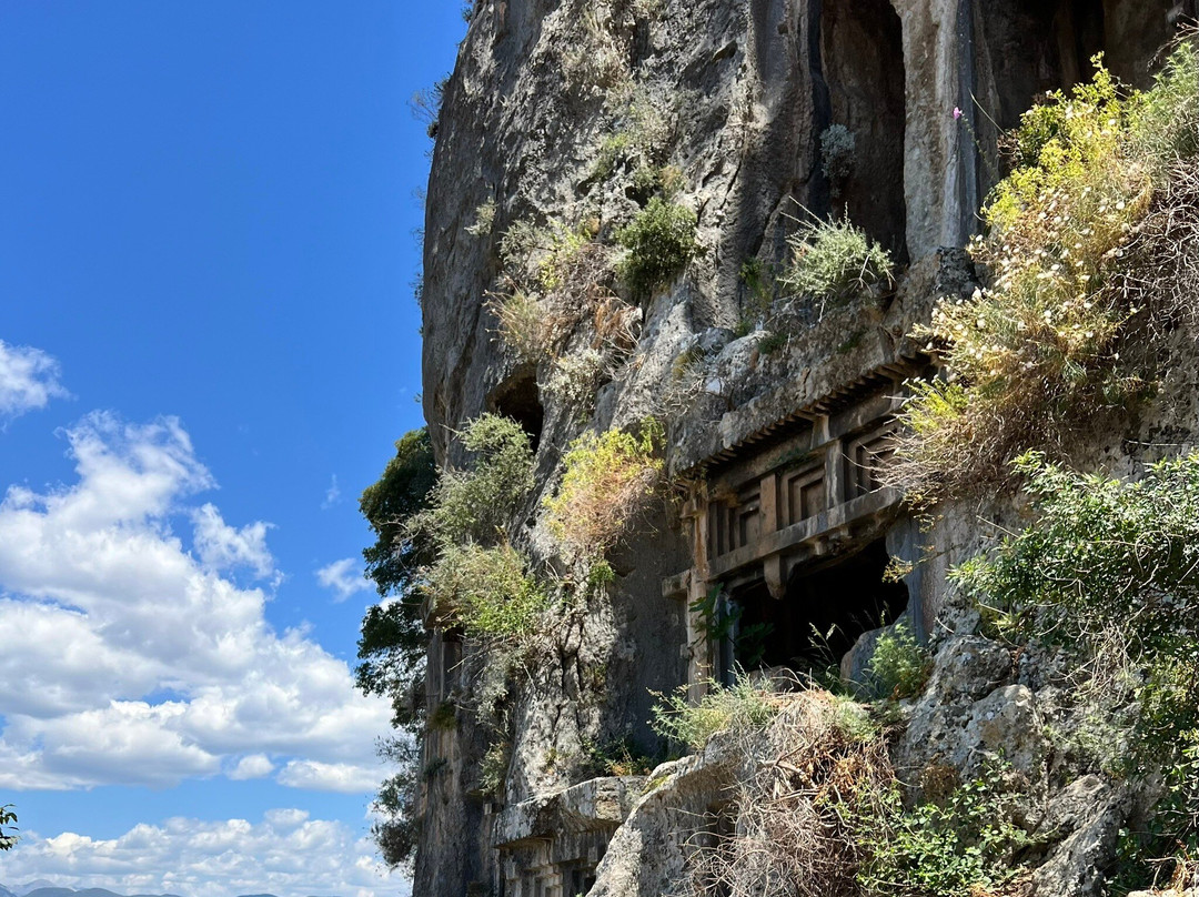 Amynthas Rock Tomb-穆拉必去景点