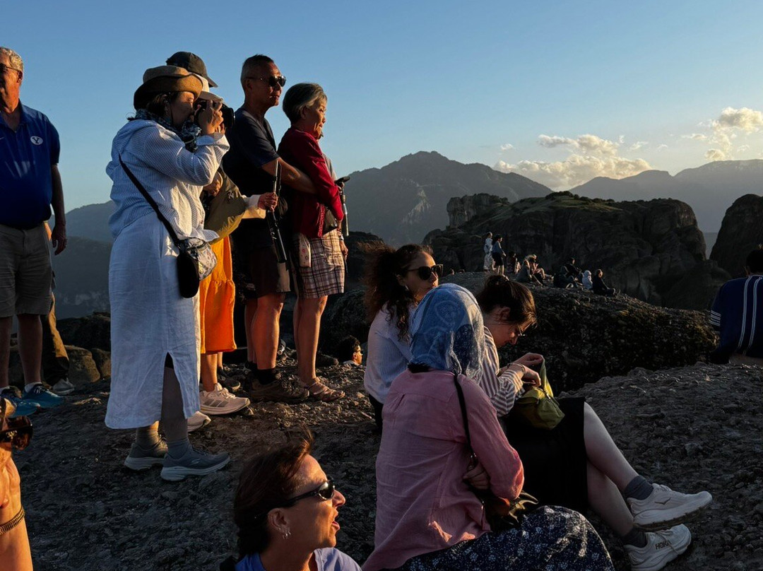 Meteora Thrones - Travel & Tourism Center-卡兰巴卡必去景点