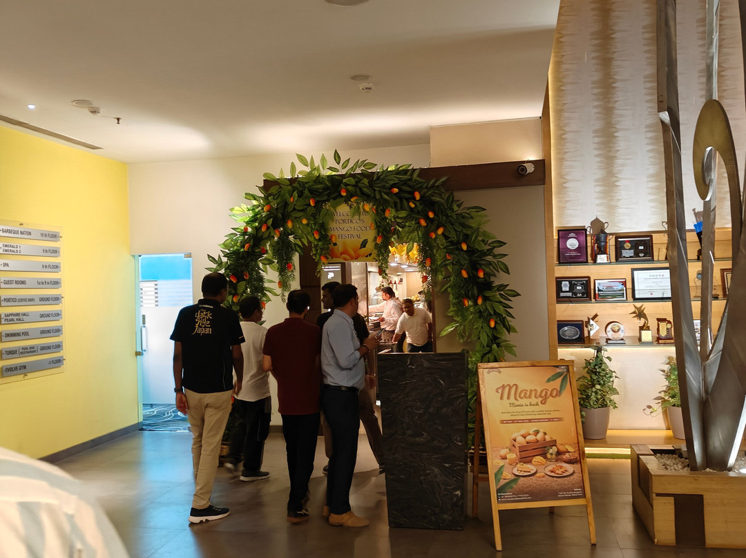 浦那萨亚伊酒店主图
