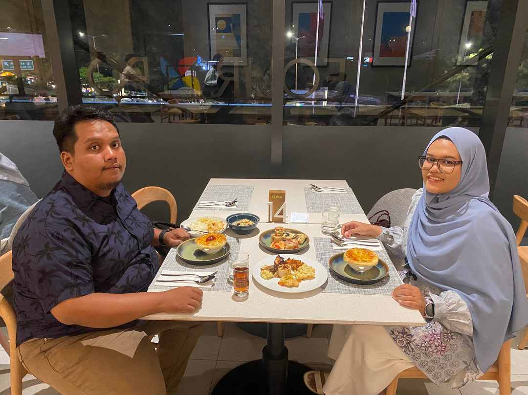 Lime Restaurant At Fairfield By Marriott Bekasi