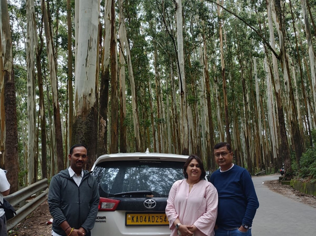 Hemanth with Innova Crysta-班加罗尔必去景点