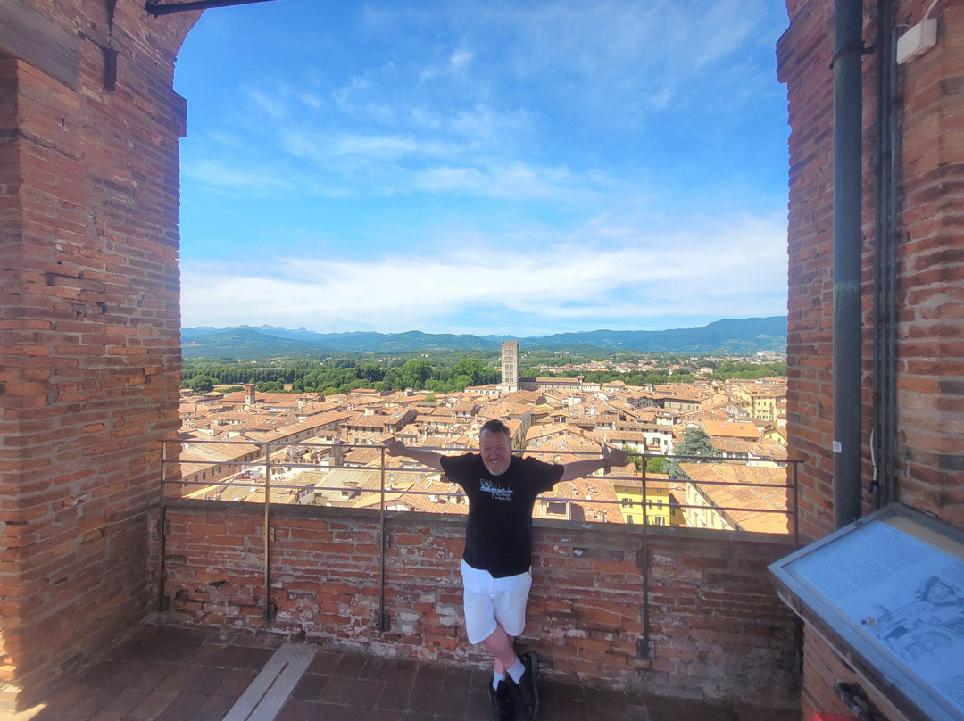 Torre delle Ore-卢卡必去景点