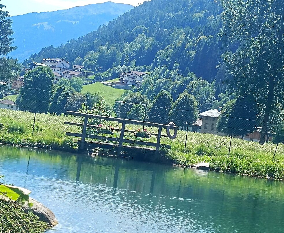 Enchanter Lake-Caderzone Terme必去景点
