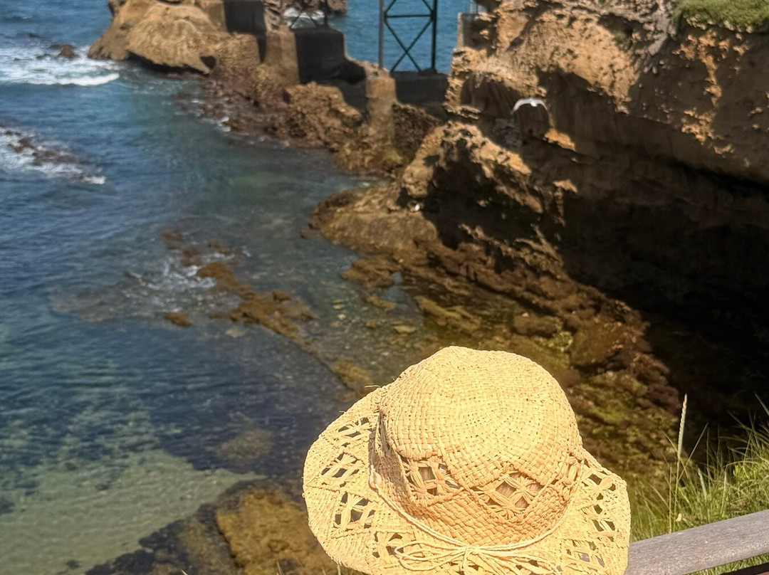 Rocher de la Vierge-比亚里茨必去景点