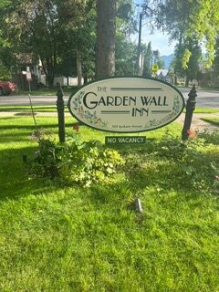 Garden Wall Inn主图