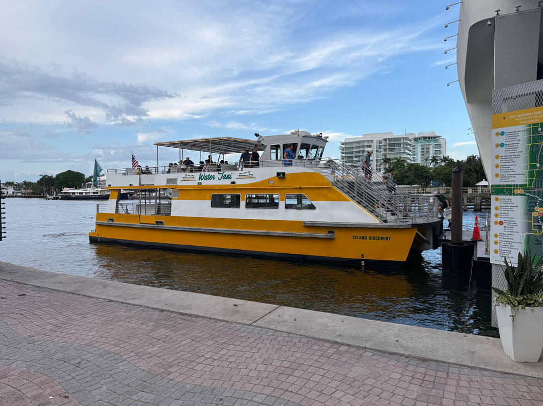 Water Taxi-劳德代尔堡必去景点