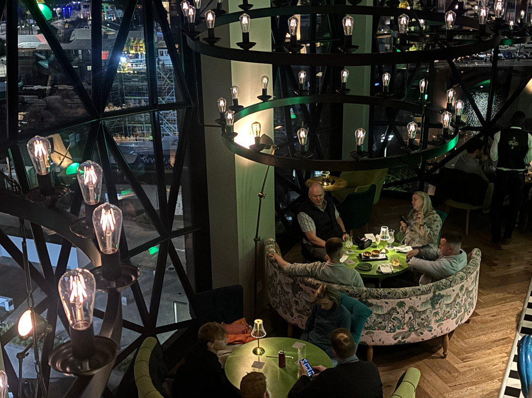 希洛酒店主图