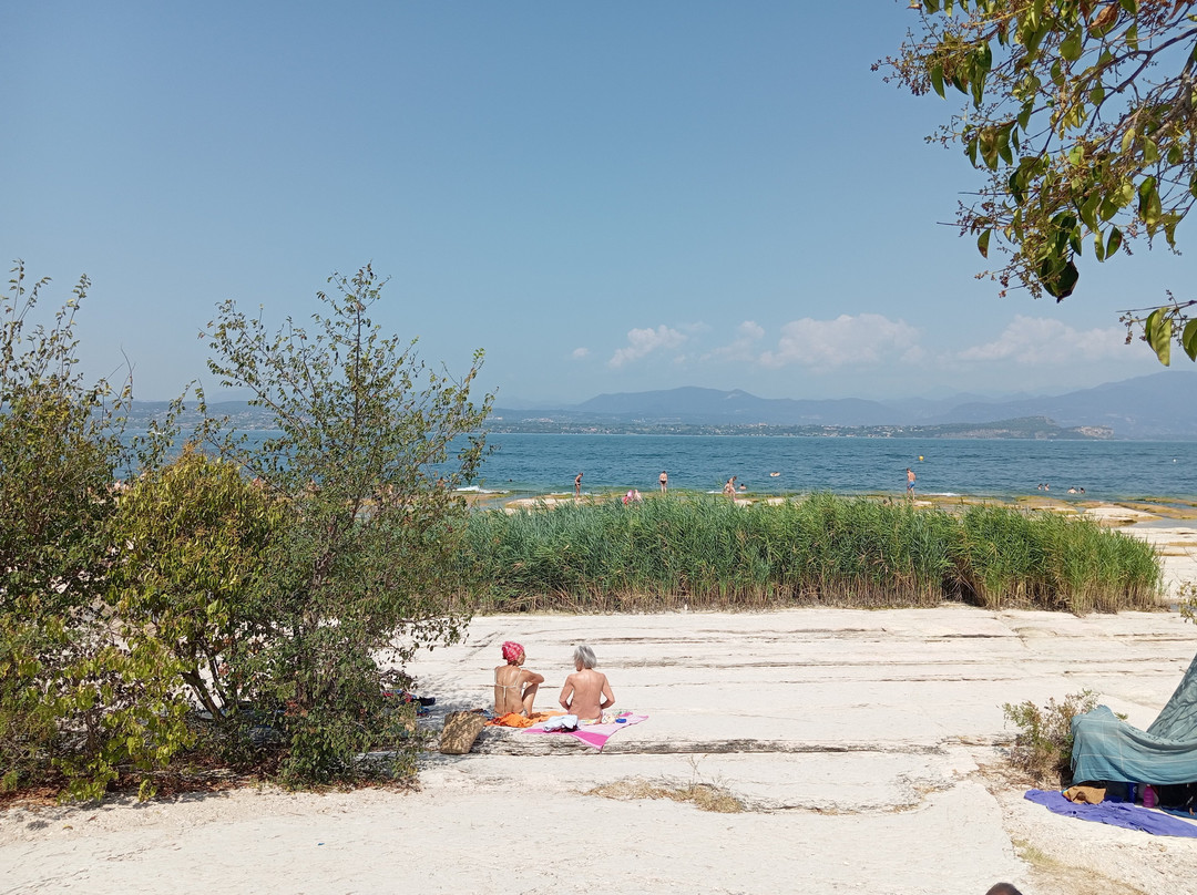 Jamaica Beach-锡尔苗内必去景点