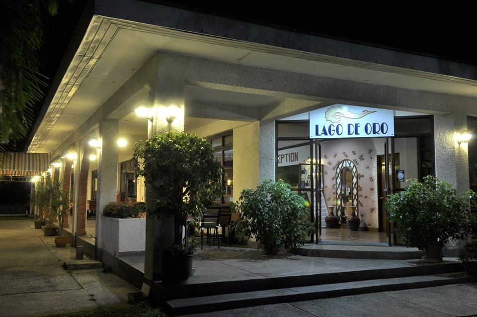 卡拉塔根酒店住宿-Lago de Oro