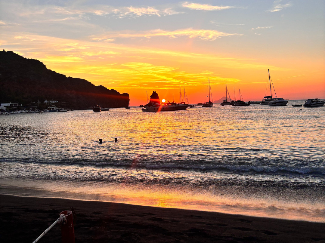 Spiaggia Nera-Isola Vulcano必去景点