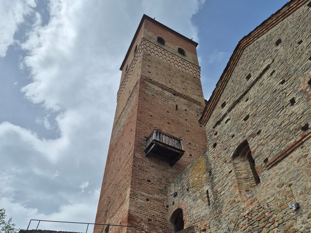 Castello di Serralunga d'Alba-塞拉伦加达尔巴必去景点