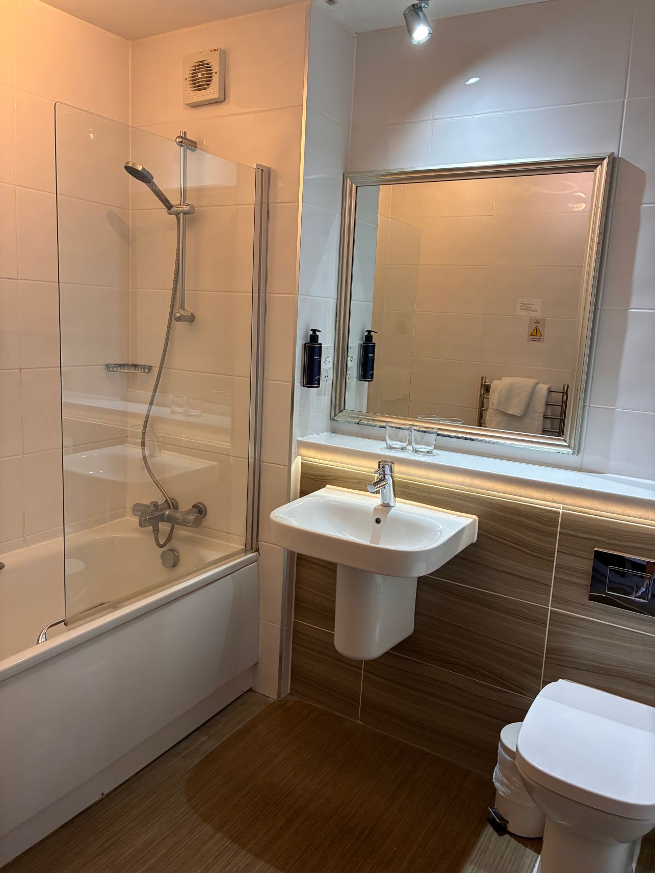 Warner Hotels - Sinah Warren Hotel-浴室