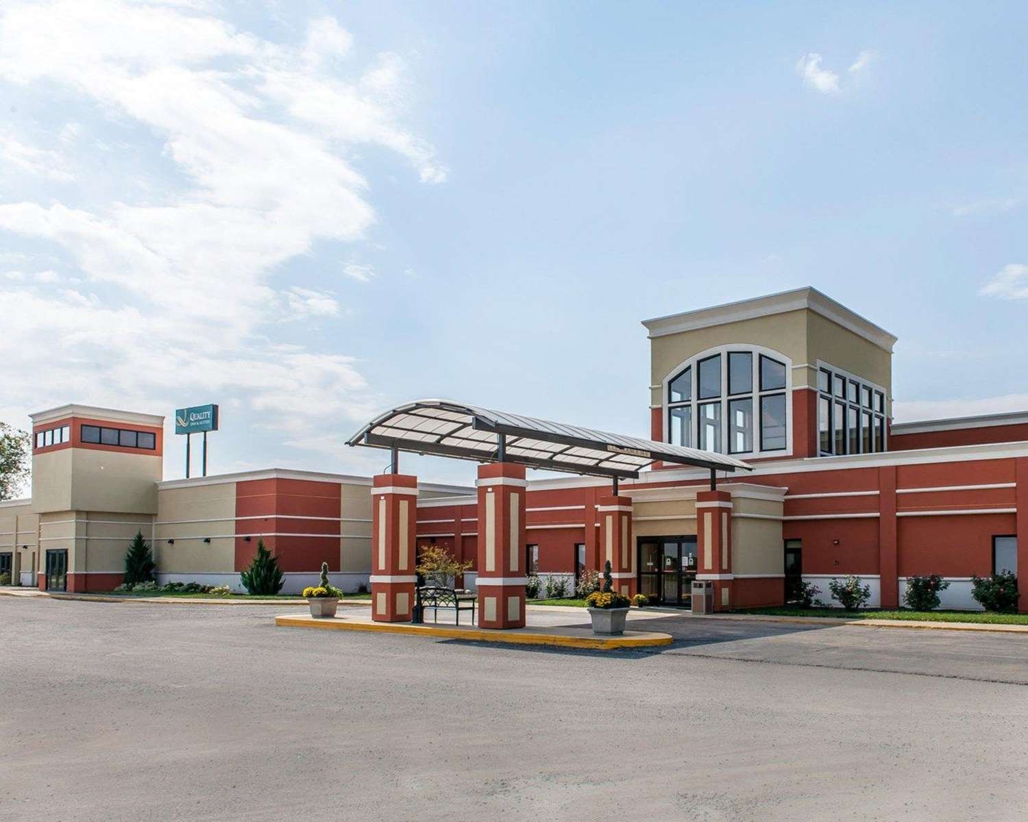 Quality Inn & Suites-官方