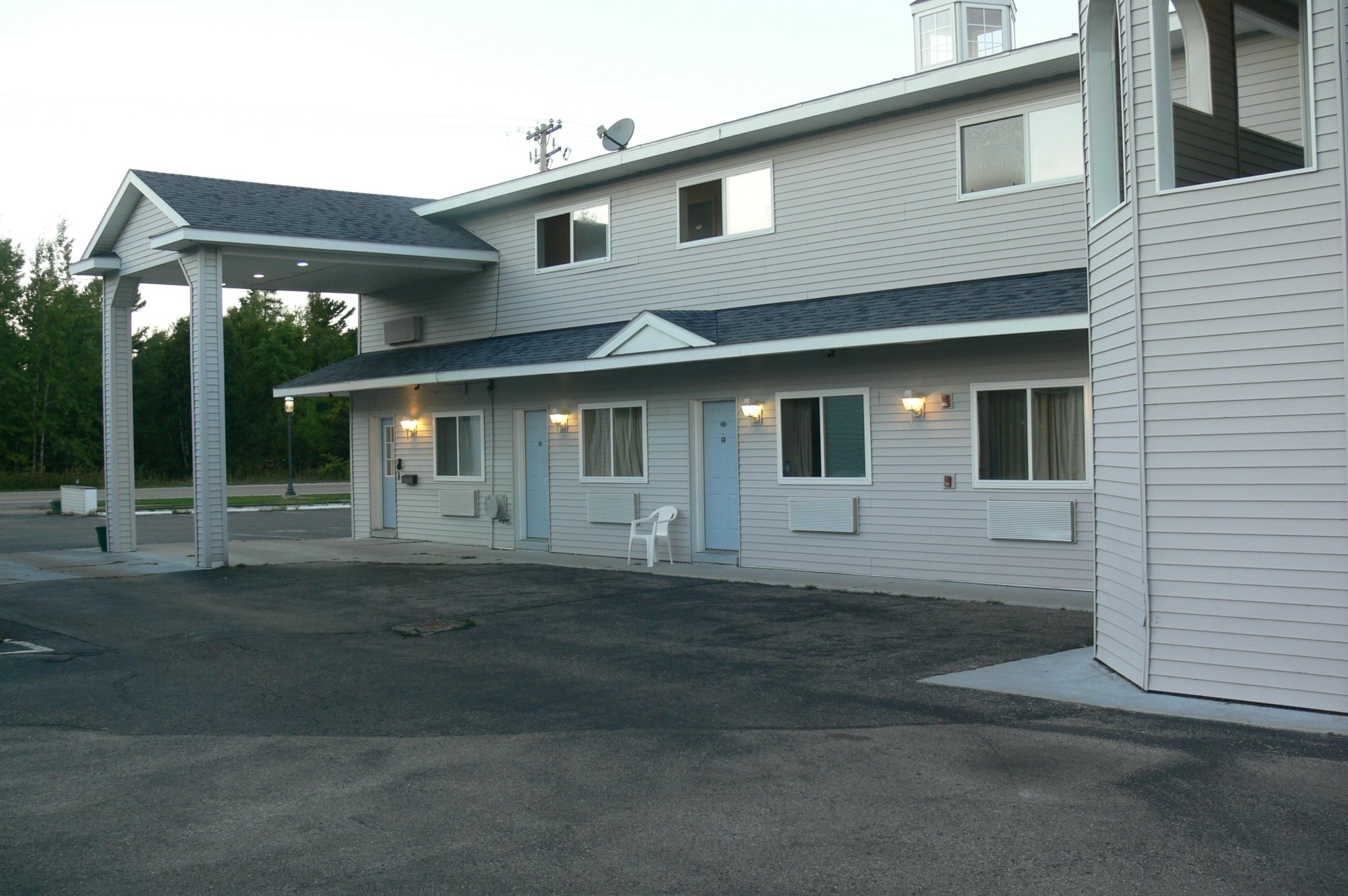 Budget Inn Mackinaw-浴室