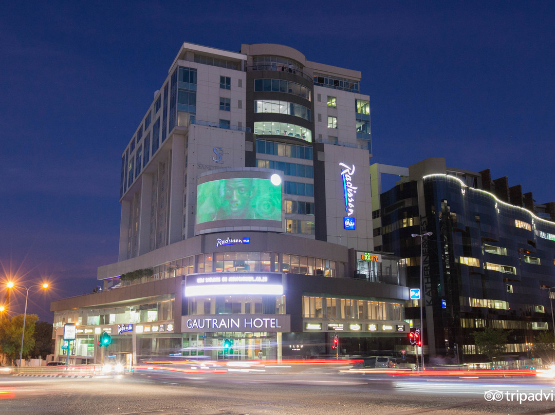 丽笙蓝光伽塔琳酒店