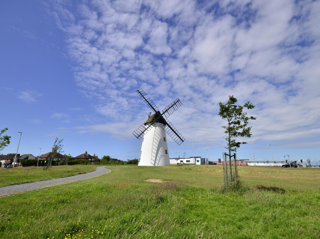 Little Marton Windmill-黑潭必去景点
