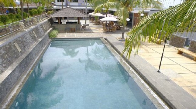 Kuraya Residence Lampung-泳池