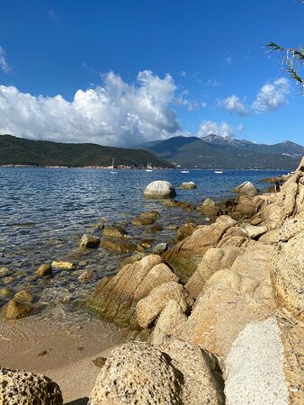 Forno Beach景点图片