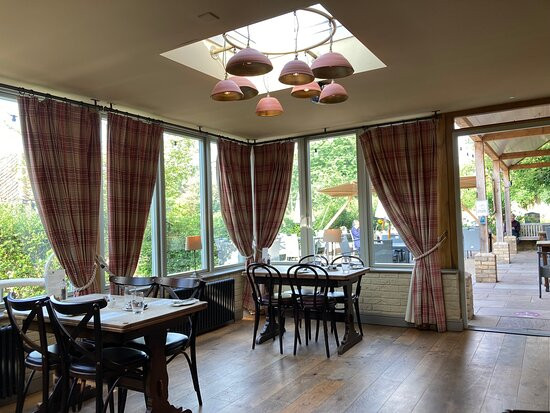 The Crown & Punchbowl主图