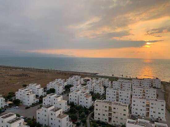 Aphrodite Beachfront Resort主图