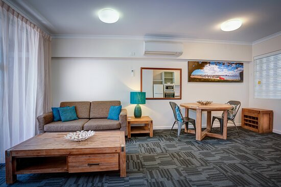 布罗德沃特公寓酒店主图