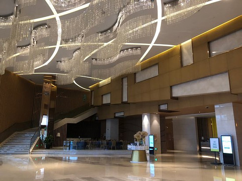 苏州汇融广场假日酒店主图