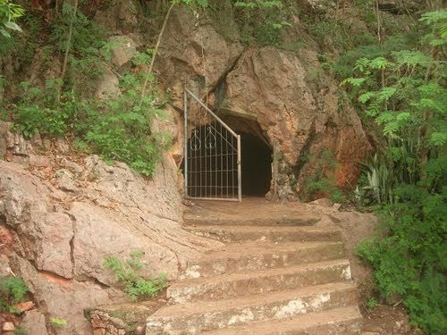 Bitauni Cave景点图片