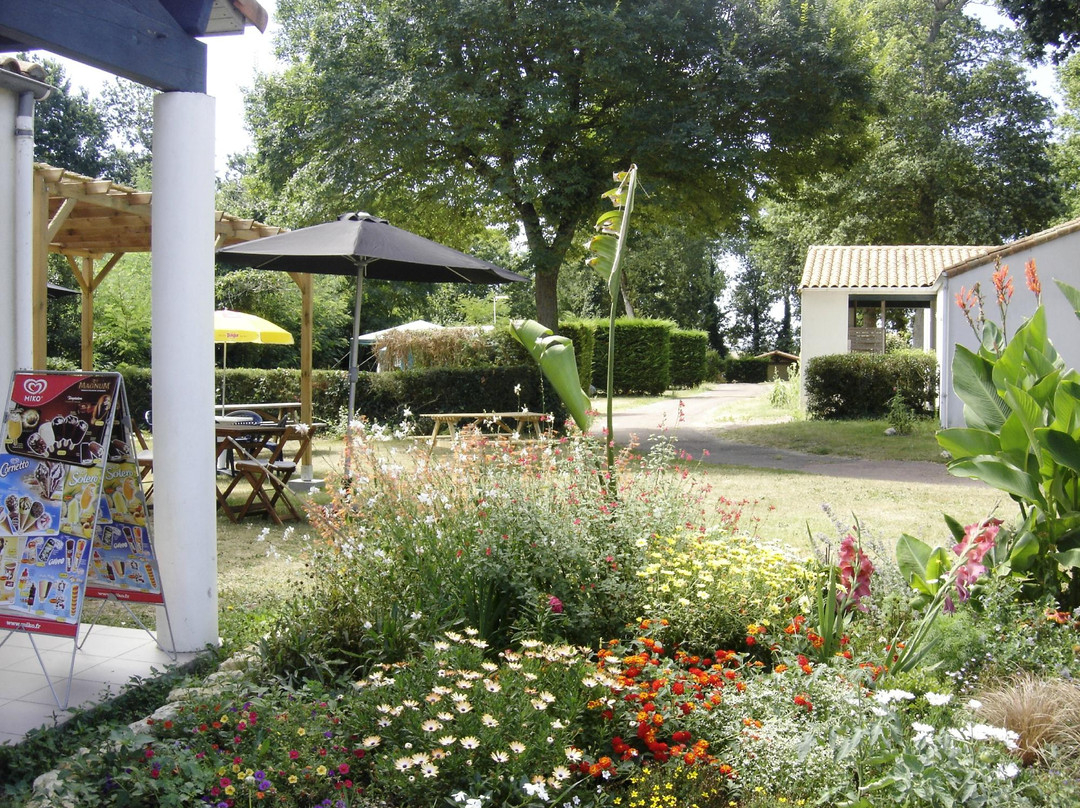 Etaules旅游攻略图片