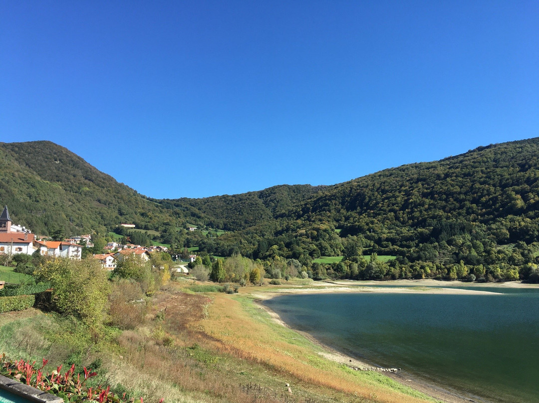 Embalse de Eugi景点图片