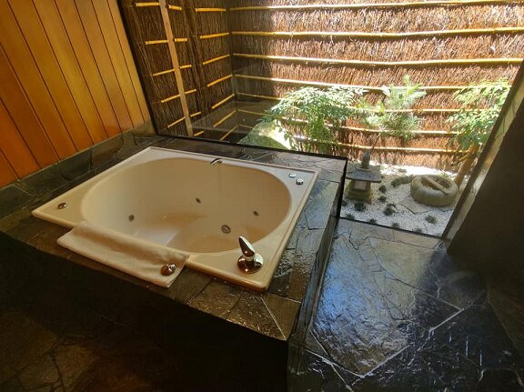 Japanese Mountain Retreat Mineral Springs & Spa主图