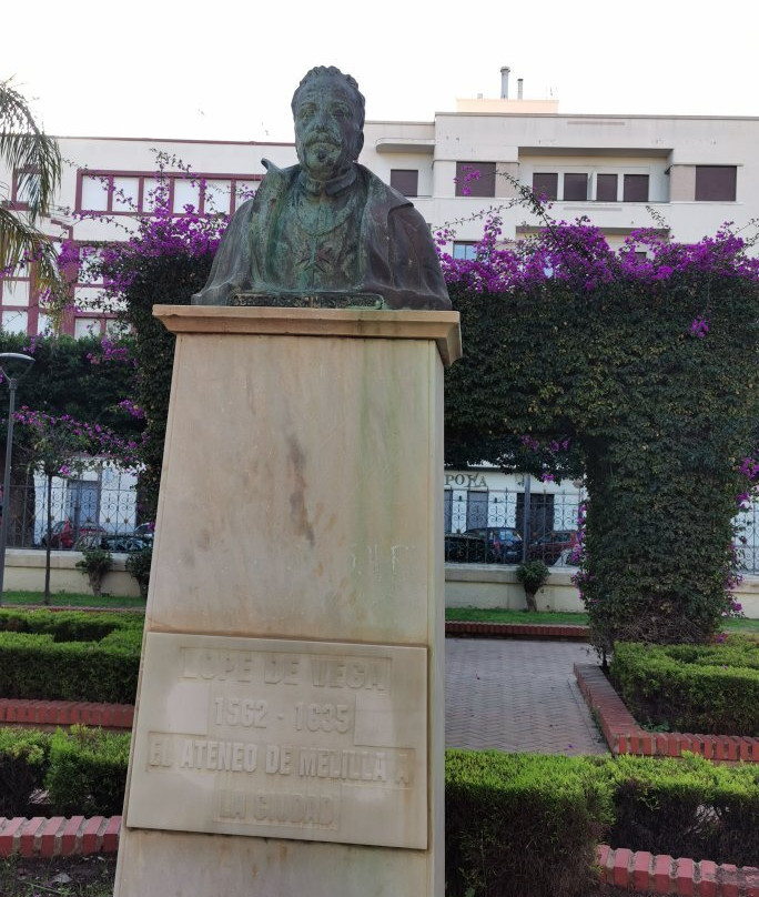 Escultura de Lope de Vega-梅利利亚必去景点
