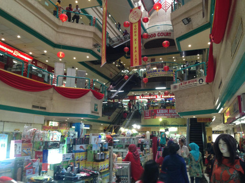 Jembatan Merah Plaza