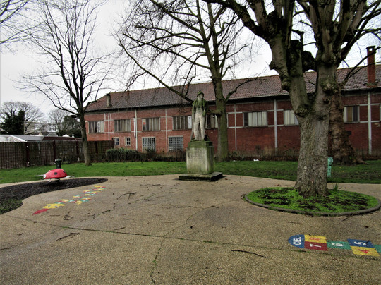 Square Henriette Vornière