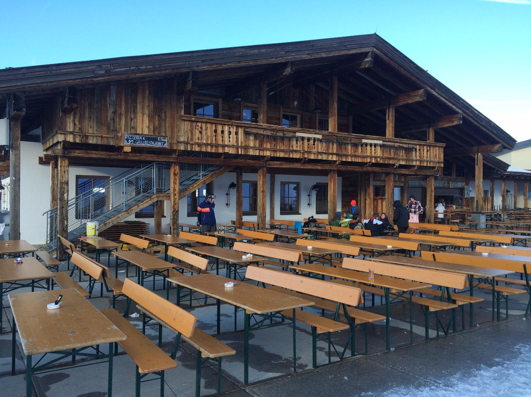 Hochfugen餐馆和美食-8er Alm