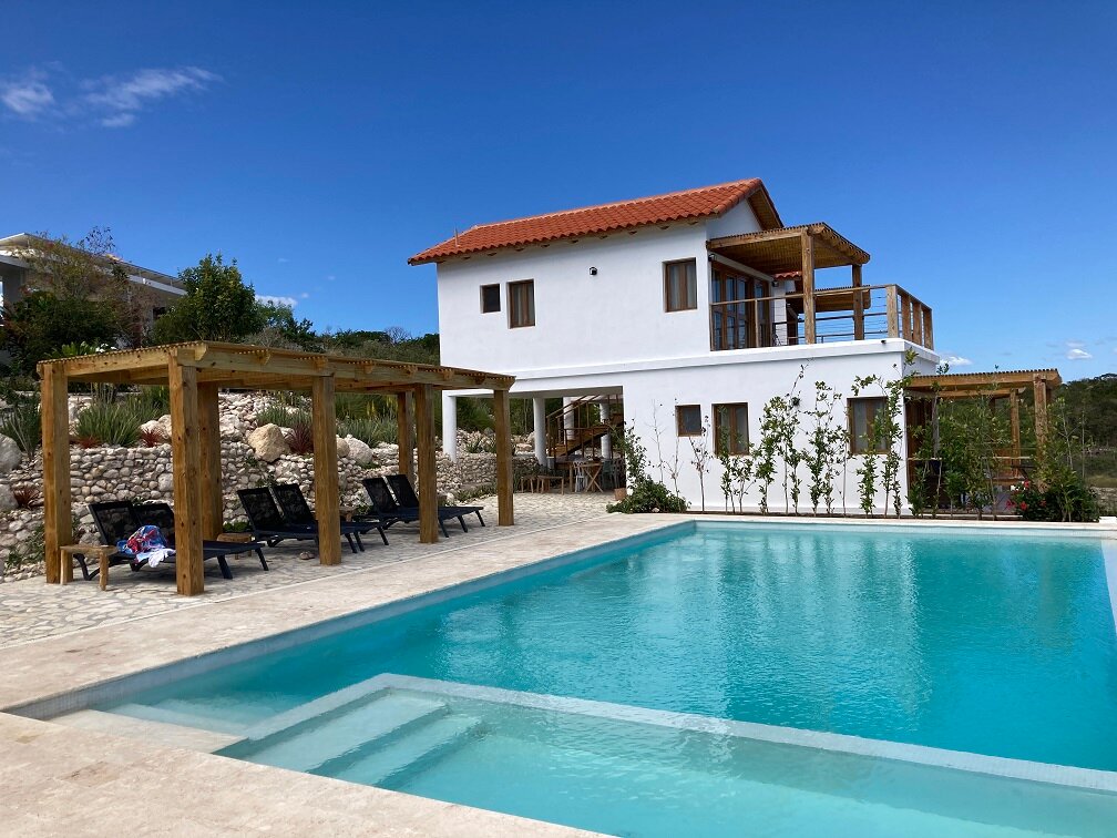 Altos de la Caobita-泳池