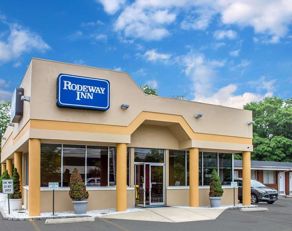 麦克阿瑟机场罗德威旅馆主图