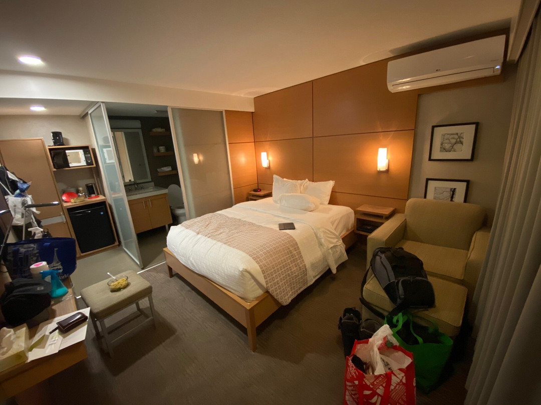 罗布森山酒店主图