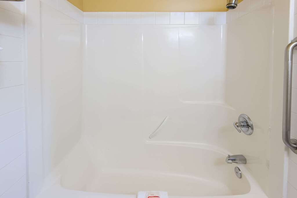 Super 8 by Wyndham Cochrane主图