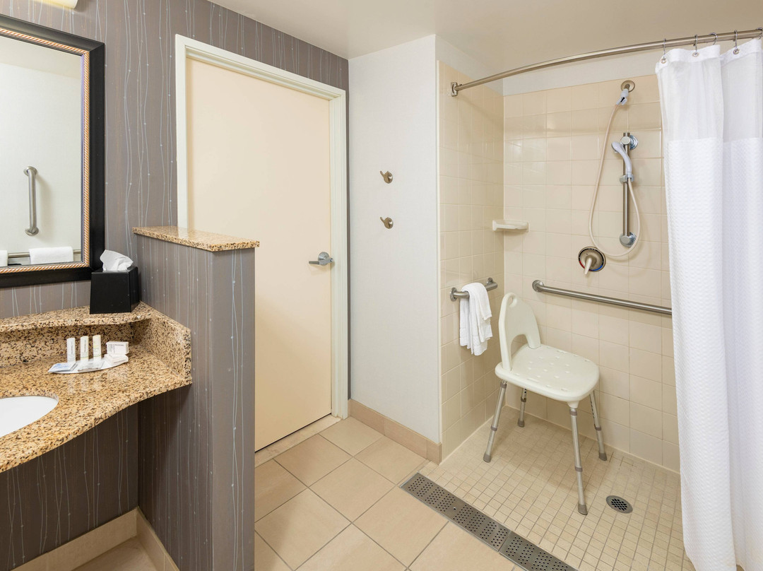 凤凰城北/欢乐谷万怡酒店主图