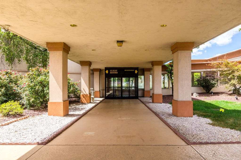 Econo Lodge Inn & Suites主图