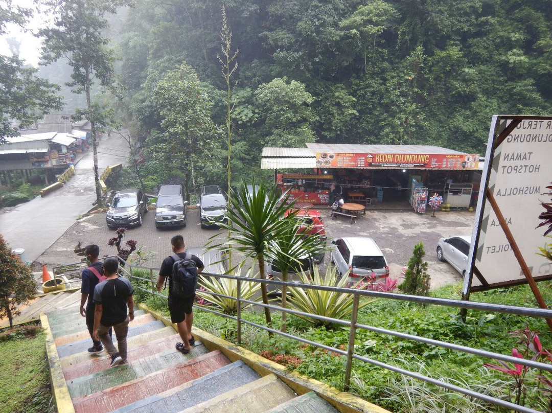 Dlundung Waterfall景点图片