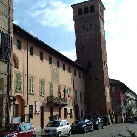 Torre civica e Palazzo Comunale-凯拉斯科必去景点