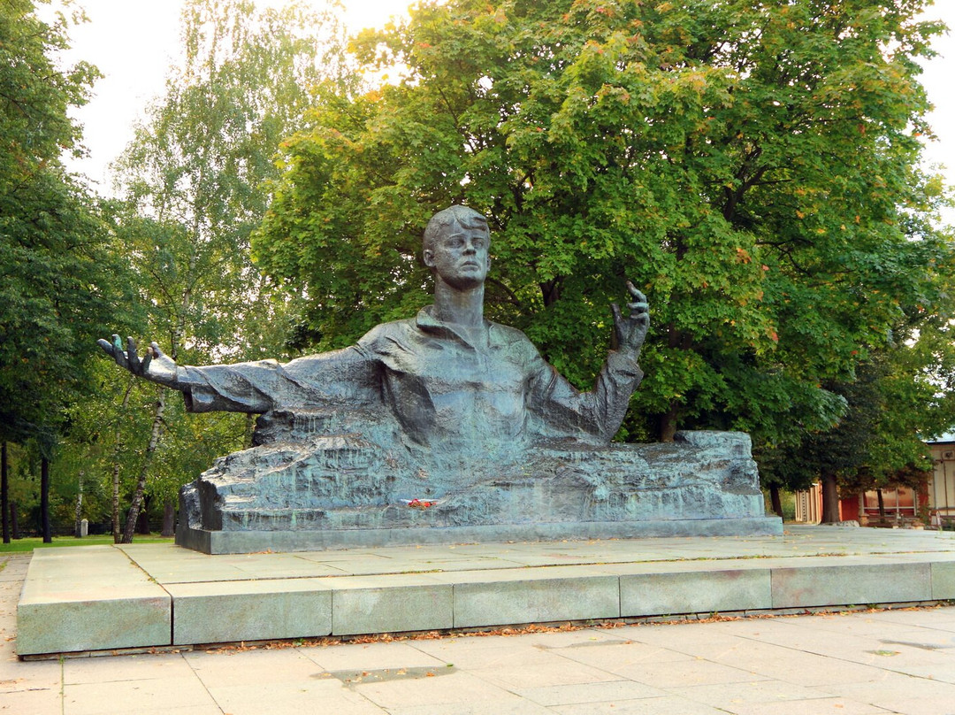Sergey Yesenin Monument-Ryazan必去景点