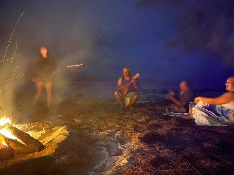 One with Whales-Rurutu必去景点