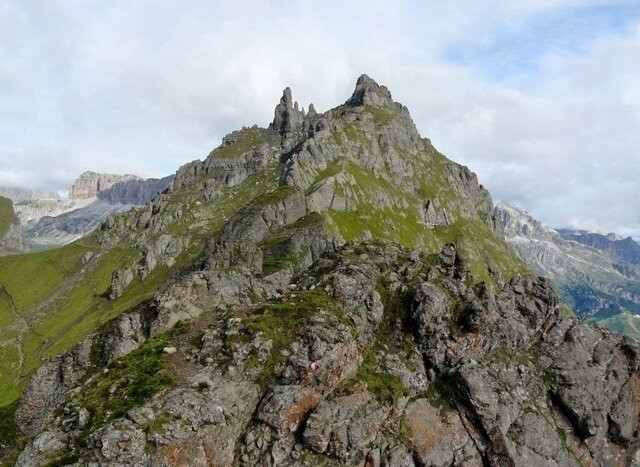 Via Ferrata delle Trincee-罗卡皮耶托雷必去景点