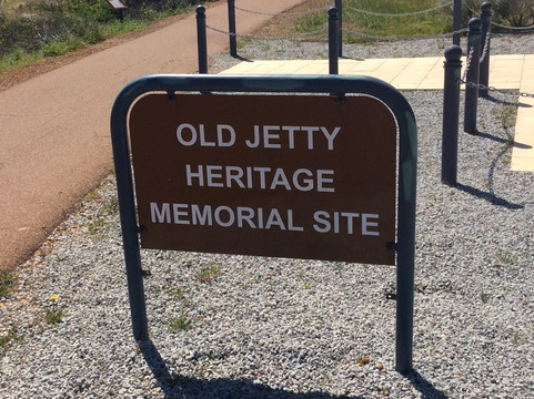 Old Jetty Heritage Memorial Site-朱里恩湾必去景点