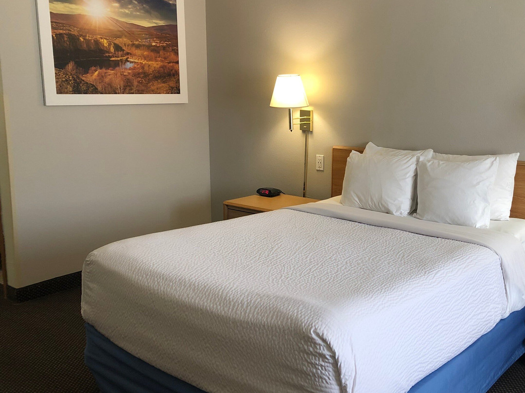 Days Inn by Wyndham Colby主图