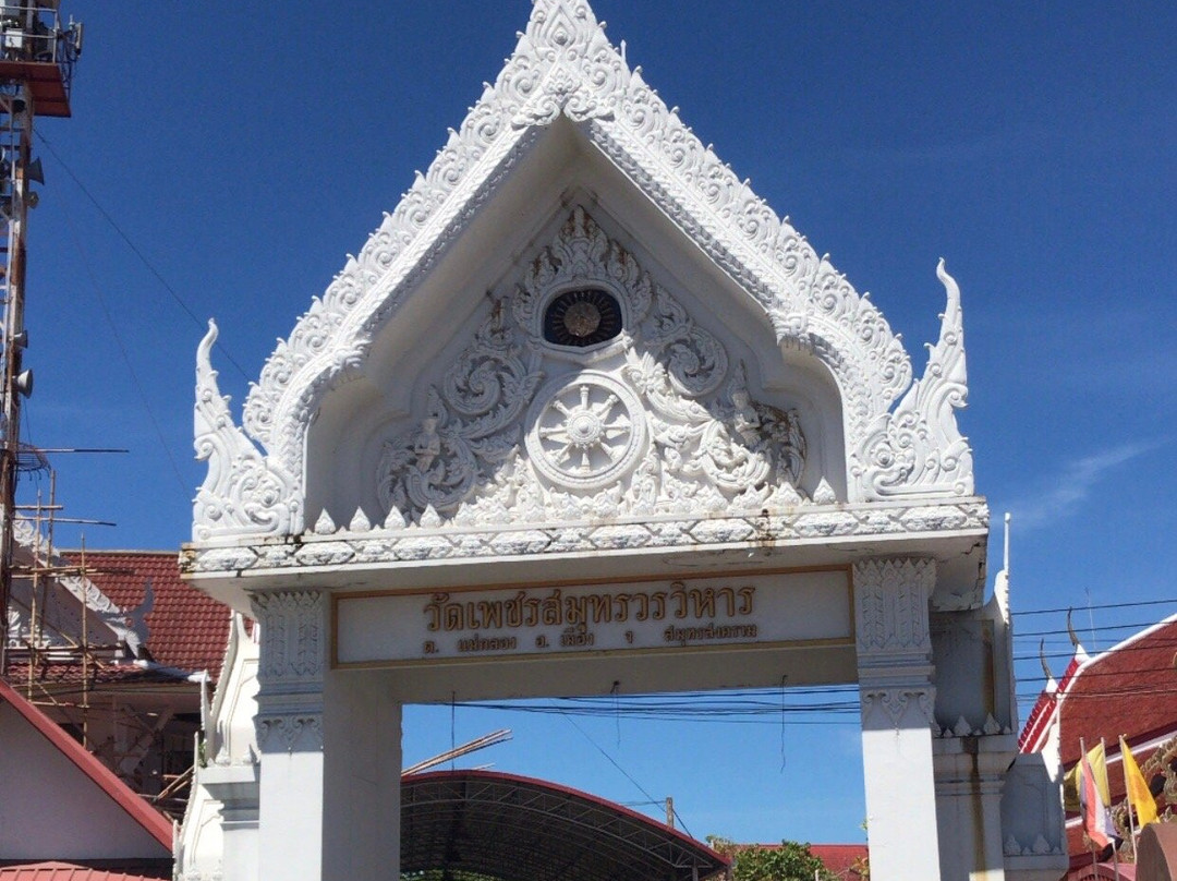 Wat Ban Laem or Wat Phet Samut Worawihan景点图片