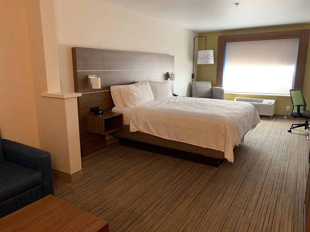 Camp Nelson酒店住宿-Holiday Inn Express & Suites Porterville By IHG