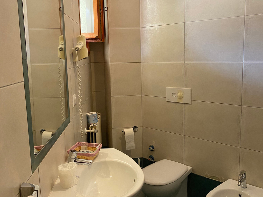 Hotel Valdirose主图